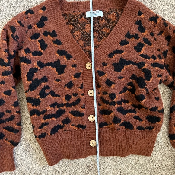 Cropped Leopard Cardigan - Picture 2 of 5